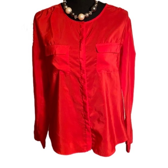 GAP Tops - GAP red double pocket long sleeve button down top size small